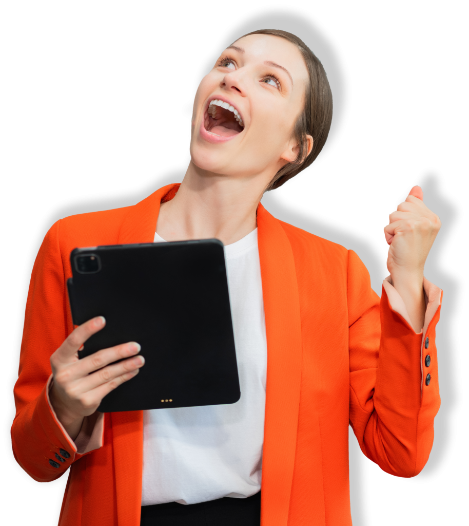 Mulher produtora de evetnos feliz segurando um tablet